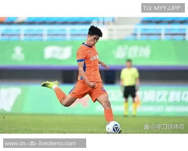 中国足球留洋新机遇：年轻球员如何在海外赛场崭露头角